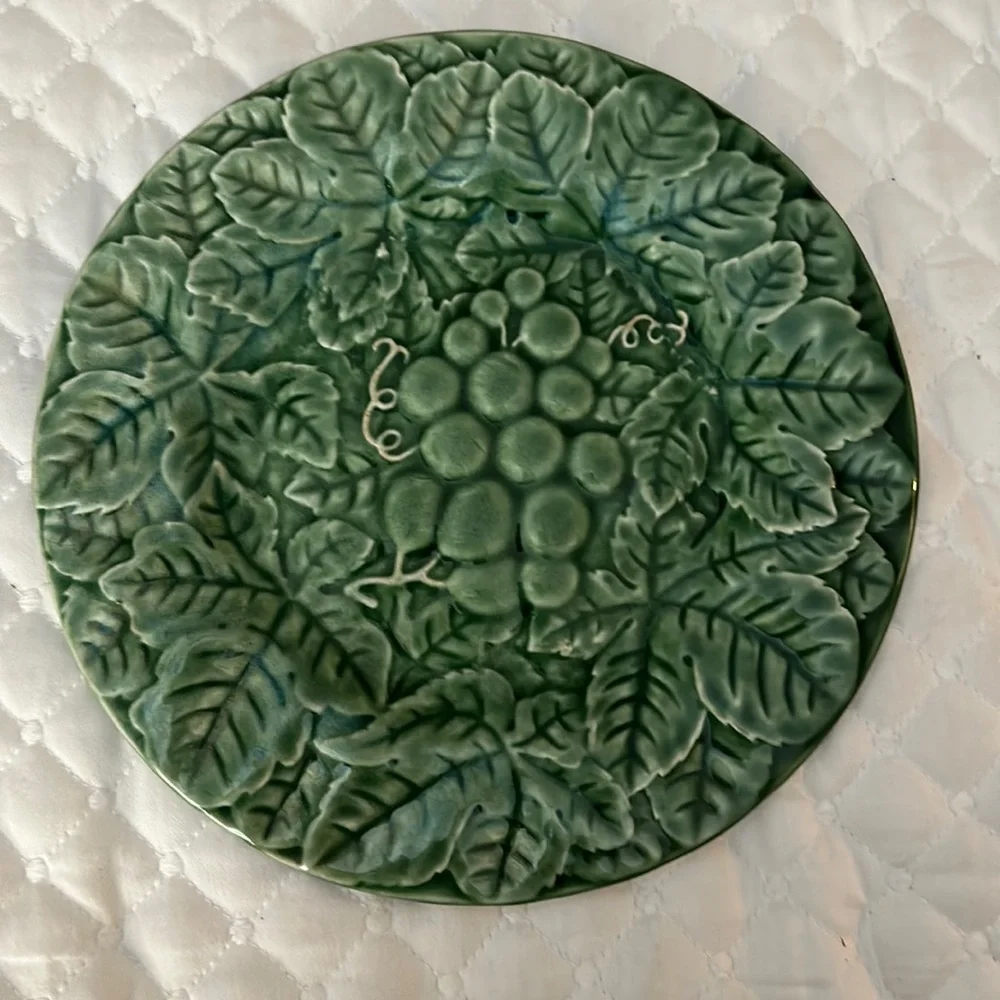 Vintage bordallo luncheon plate with grape and leaf decoration